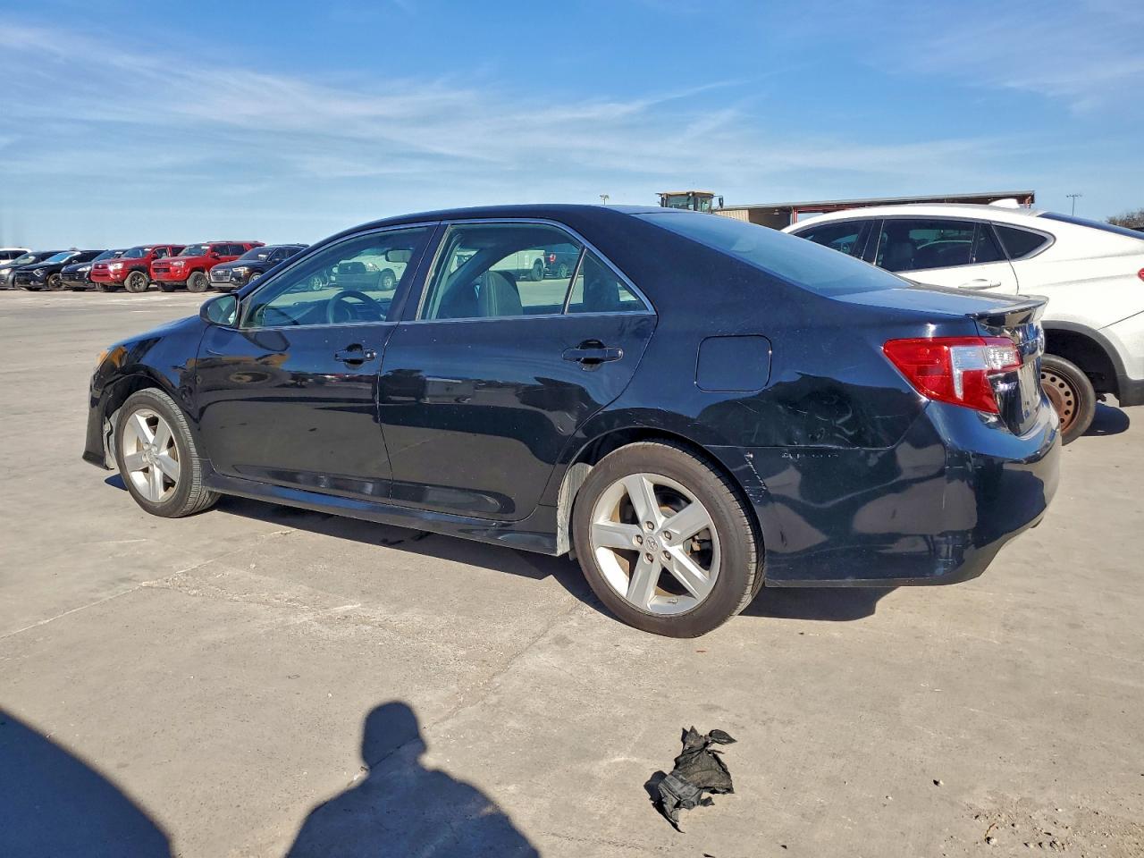 2014 TOYOTA CAMRY L photo 2