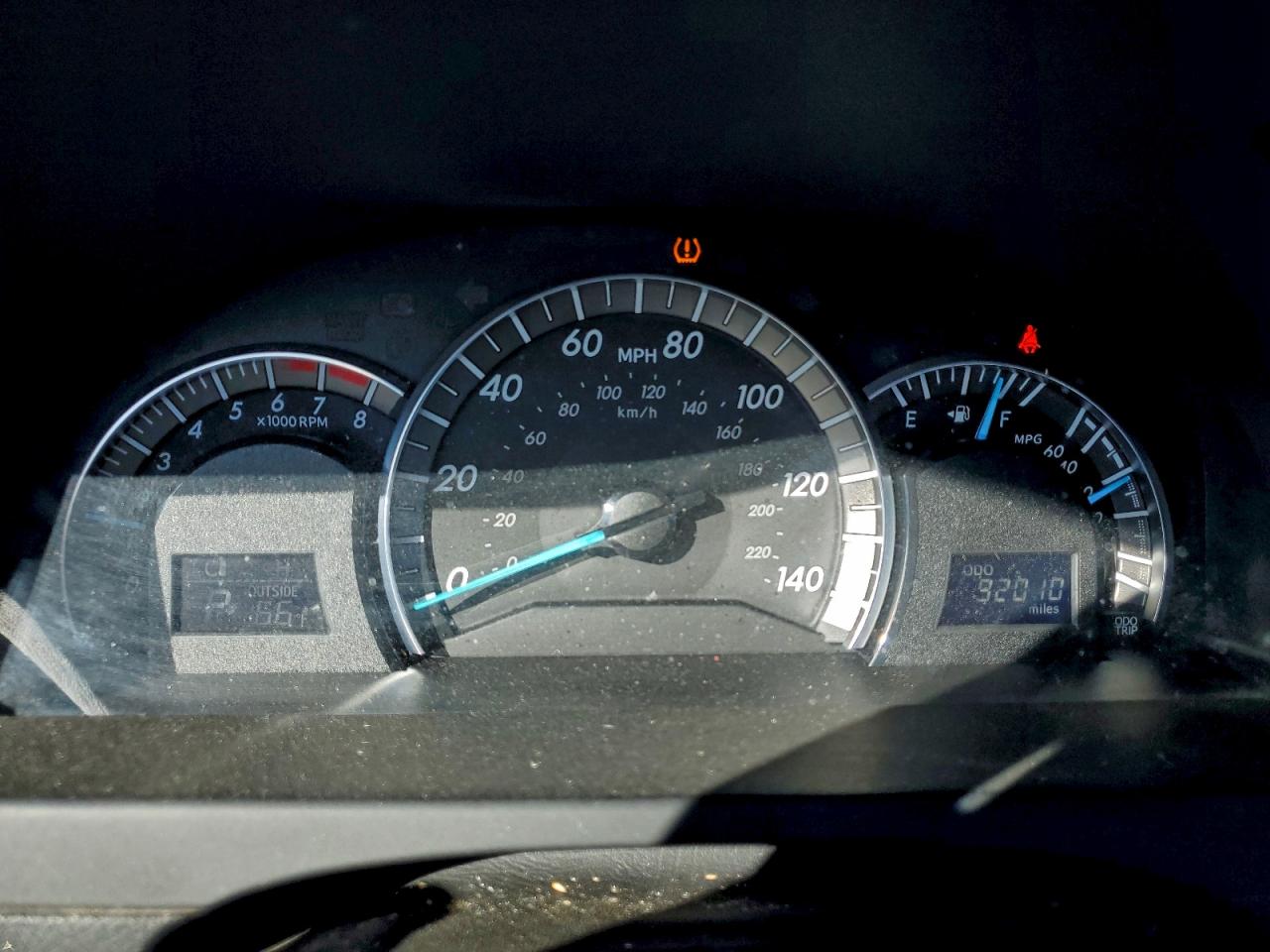 2014 TOYOTA CAMRY L photo 9