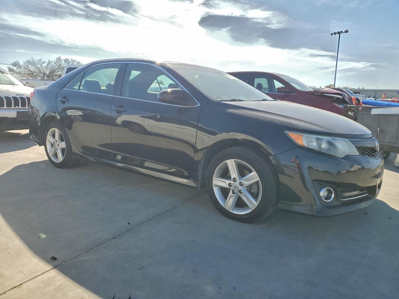 2014 TOYOTA CAMRY L photo 4