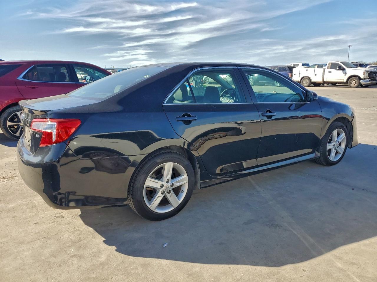 2014 TOYOTA CAMRY L photo 3