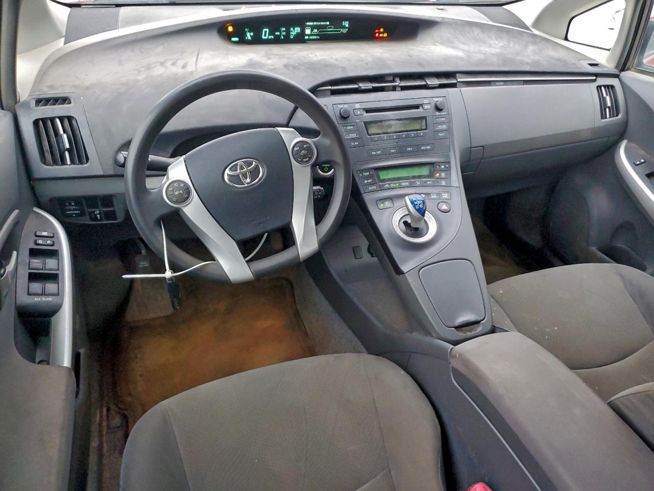 2011 TOYOTA PRIUS photo 8