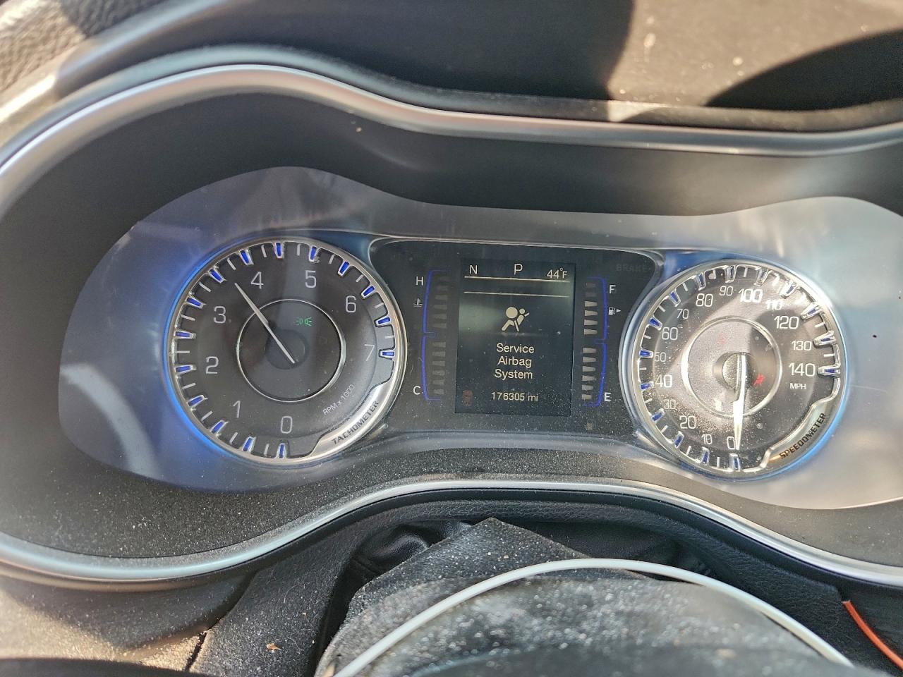 2015 CHRYSLER 200 LIMITED photo 9
