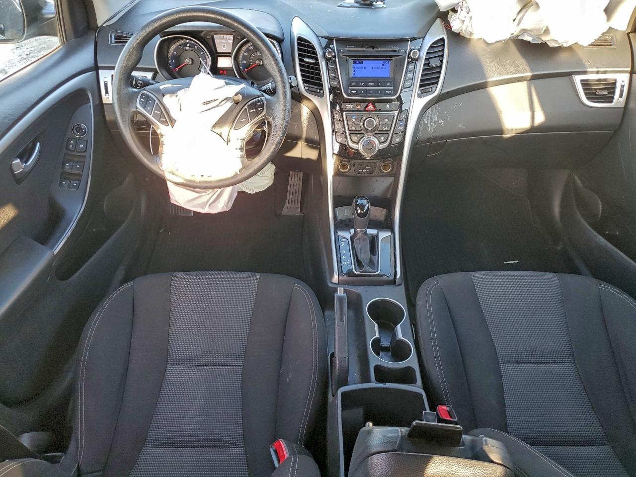 2016 HYUNDAI ELANTRA GT photo 8