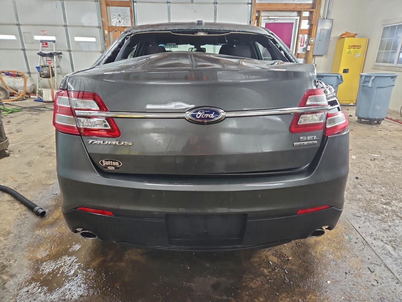 2018 FORD TAURUS SEL photo 6