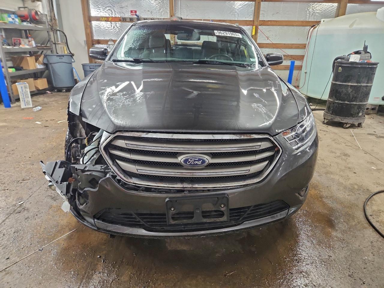 2018 FORD TAURUS SEL photo 5