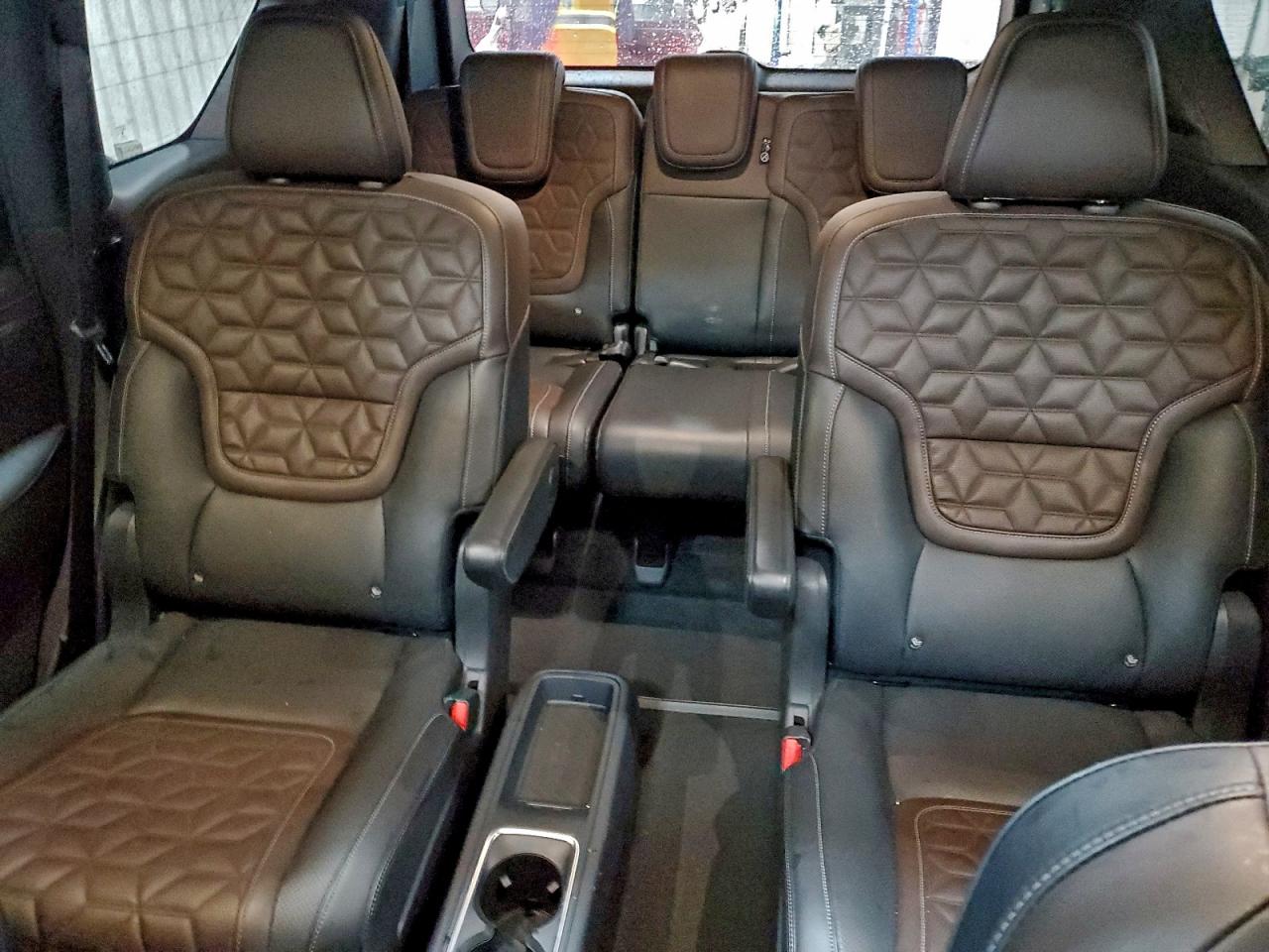 2025 NISSAN ARMADA PLATINUM photo 10