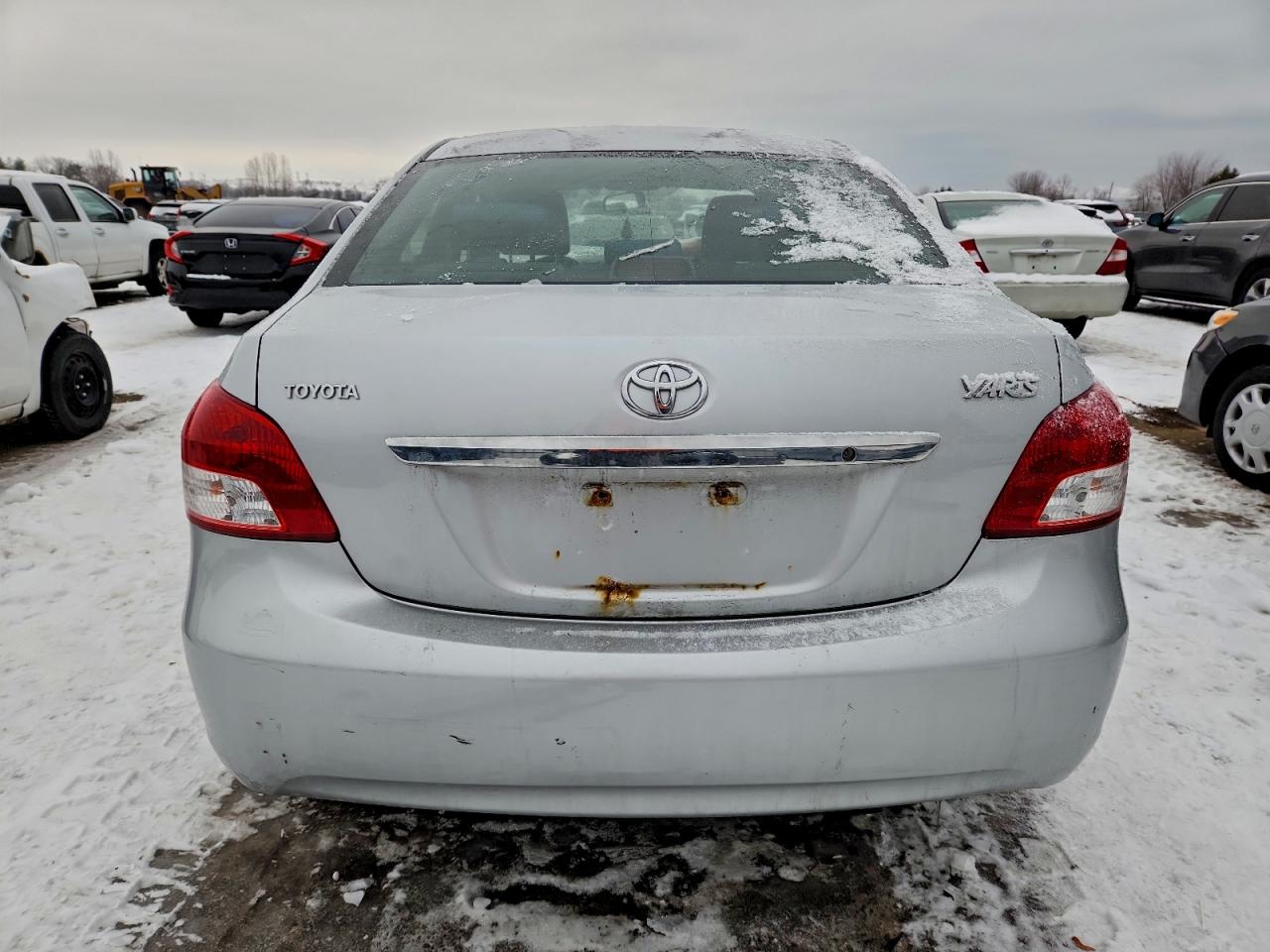 2010 TOYOTA YARIS photo 6