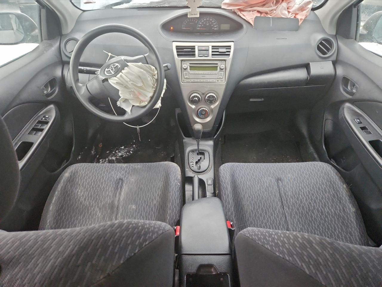2010 TOYOTA YARIS photo 8