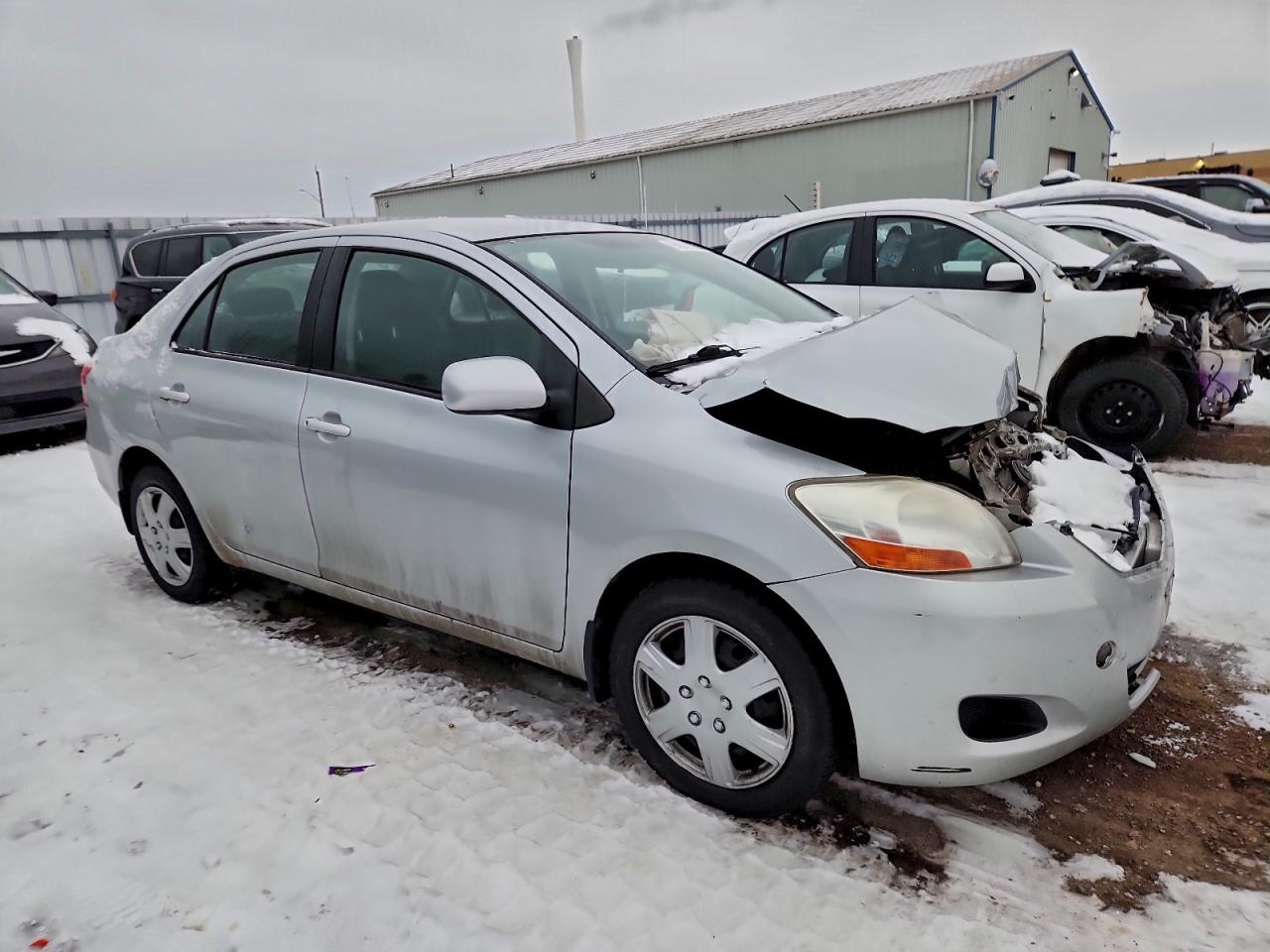 2010 TOYOTA YARIS photo 4