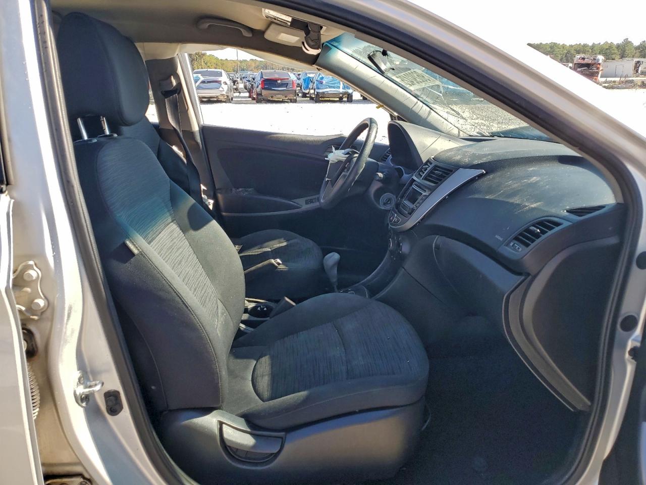 2015 HYUNDAI ACCENT GS photo 7