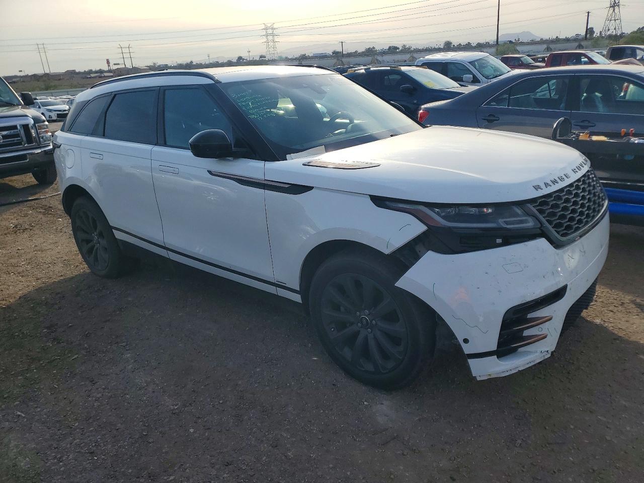 2018 LAND ROVER RANGE ROVER VELAR R-DYNAMIC SE photo 4