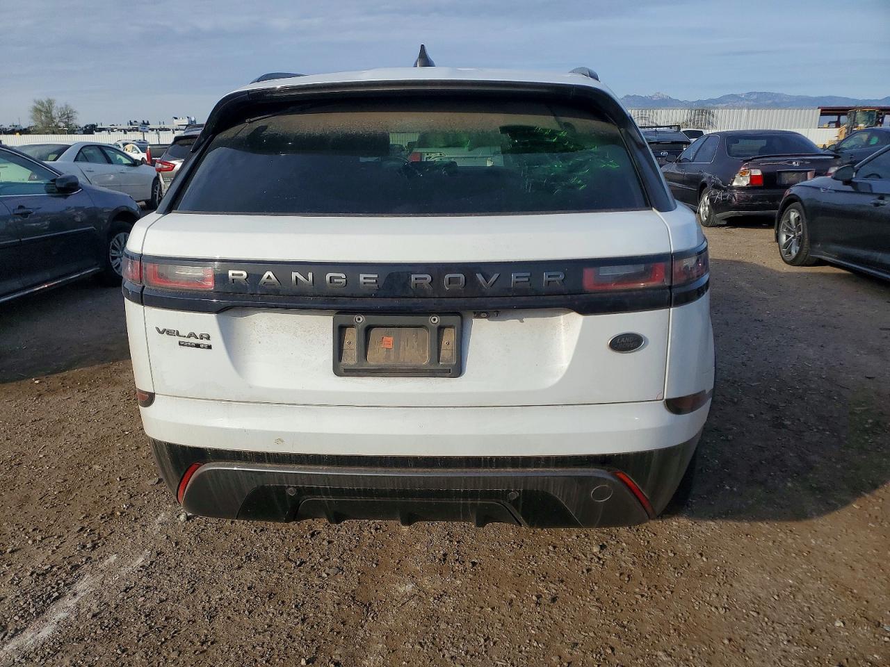 2018 LAND ROVER RANGE ROVER VELAR R-DYNAMIC SE photo 6