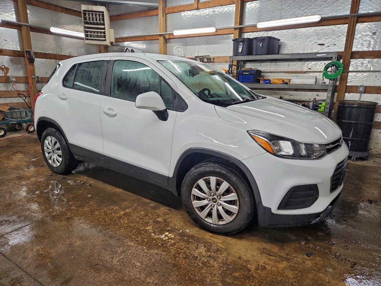 2017 CHEVROLET TRAX LS photo 4