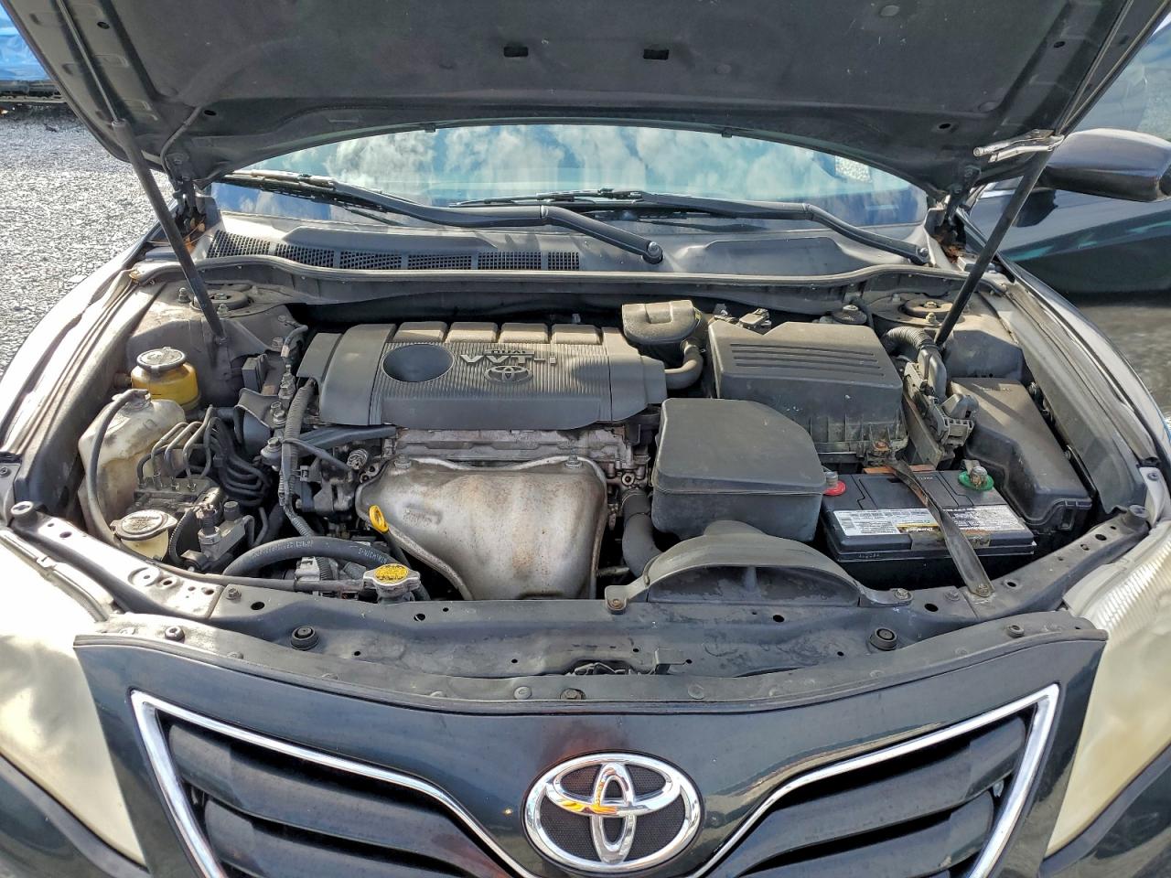 2011 TOYOTA CAMRY BASE photo 11