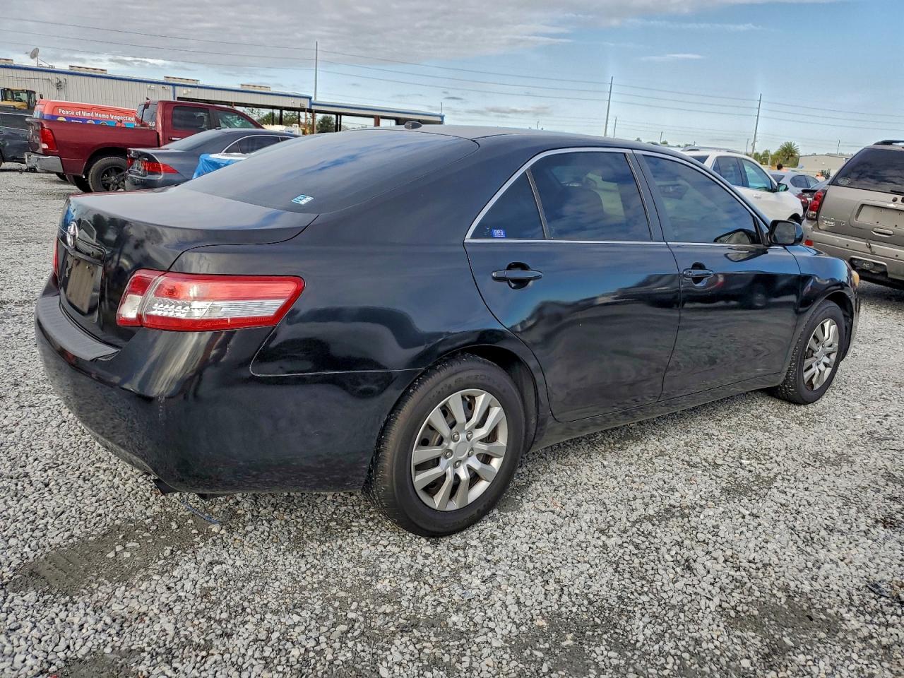 2011 TOYOTA CAMRY BASE photo 3