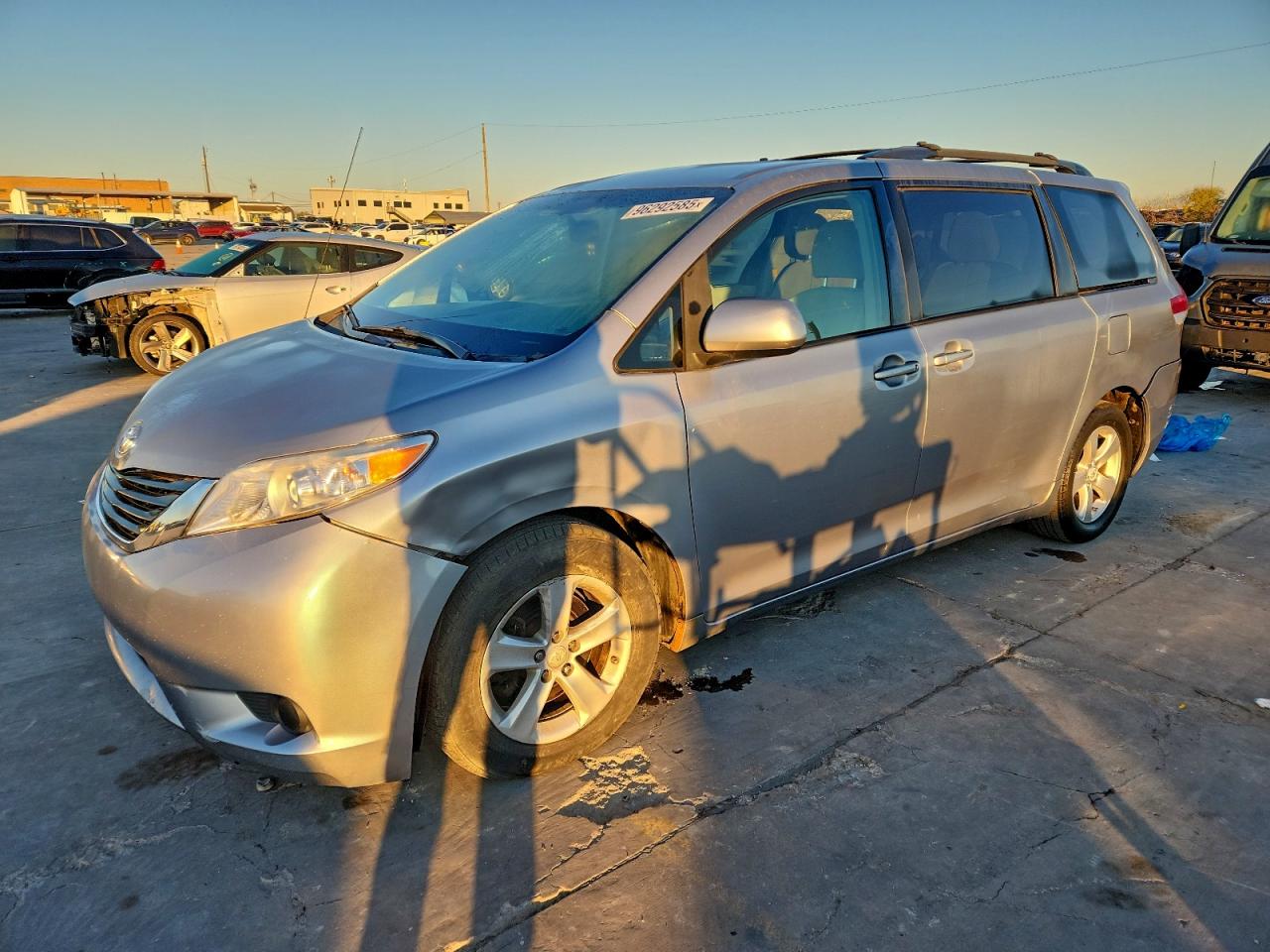 2013 TOYOTA SIENNA LE — REAR END damage — photo 1
