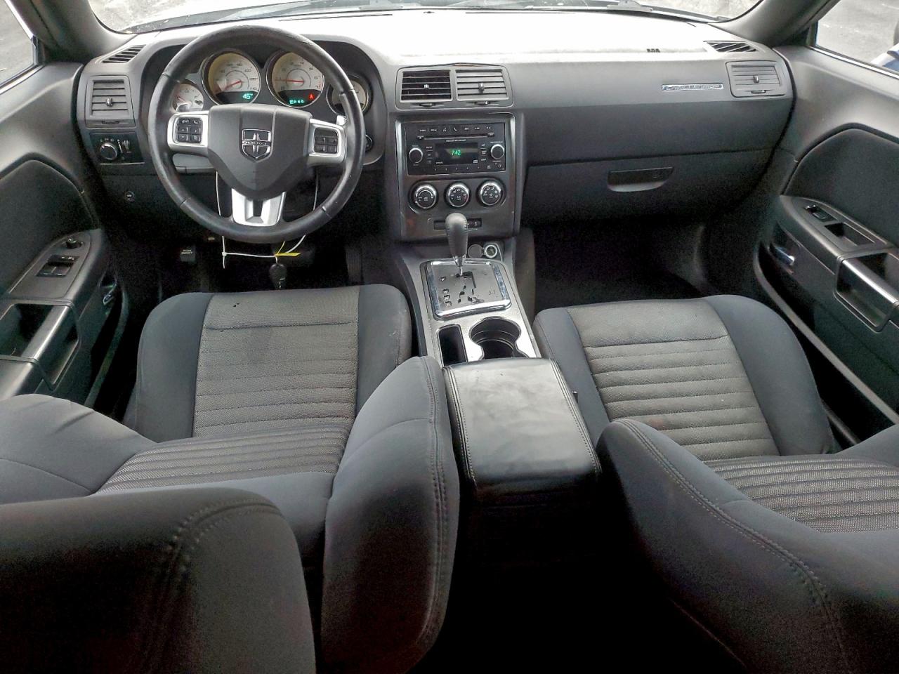 2013 DODGE CHALLENGER SXT photo 8