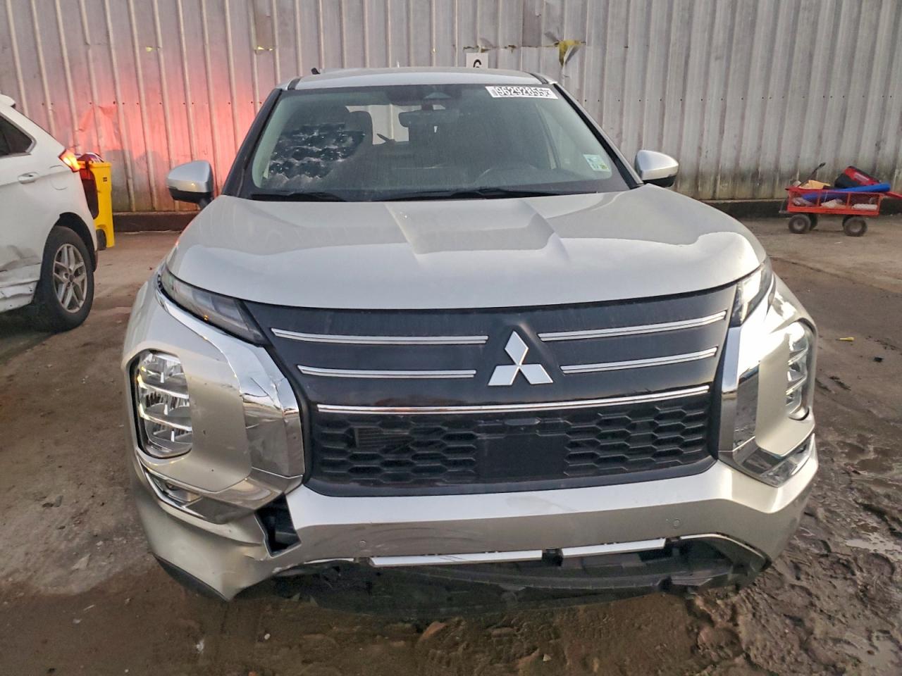 2025 MITSUBISHI OUTLANDER SE photo 5