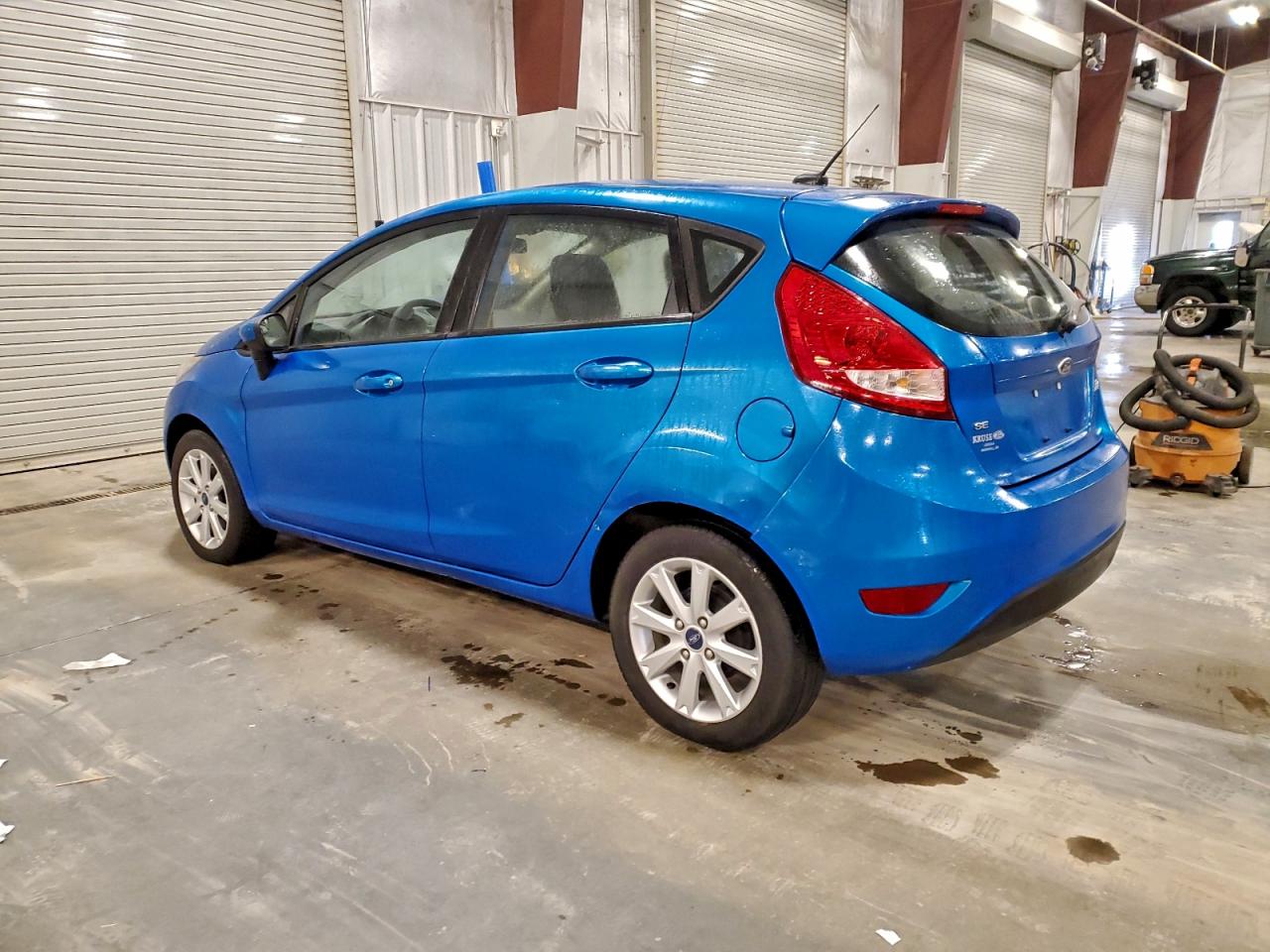 2012 FORD FIESTA SE photo 2