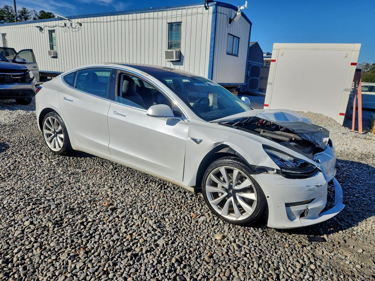 2018 TESLA MODEL 3 photo 4