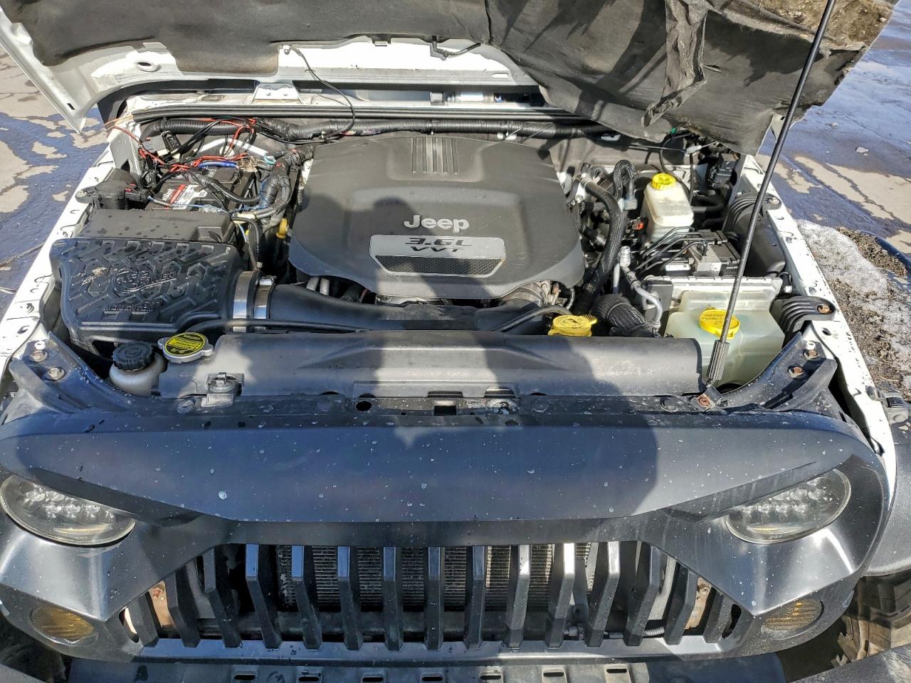 2012 JEEP WRANGLER UNLIMITED SAHARA photo 12