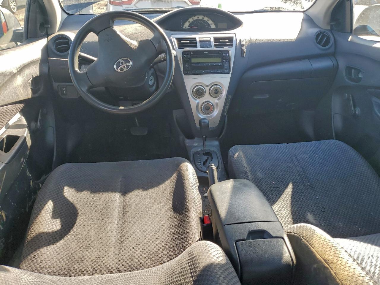 2008 TOYOTA YARIS photo 8