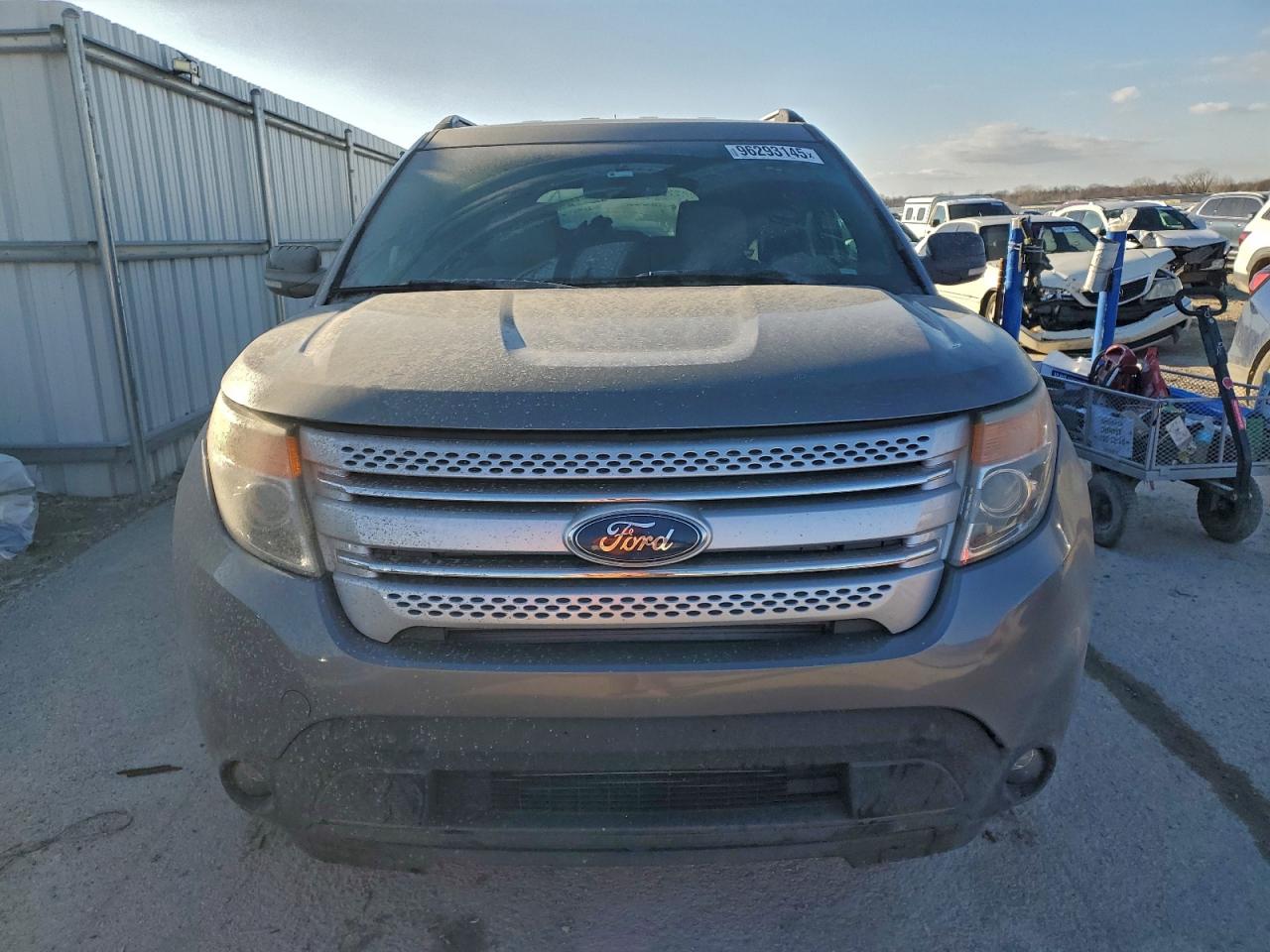 2014 FORD EXPLORER XLT photo 5