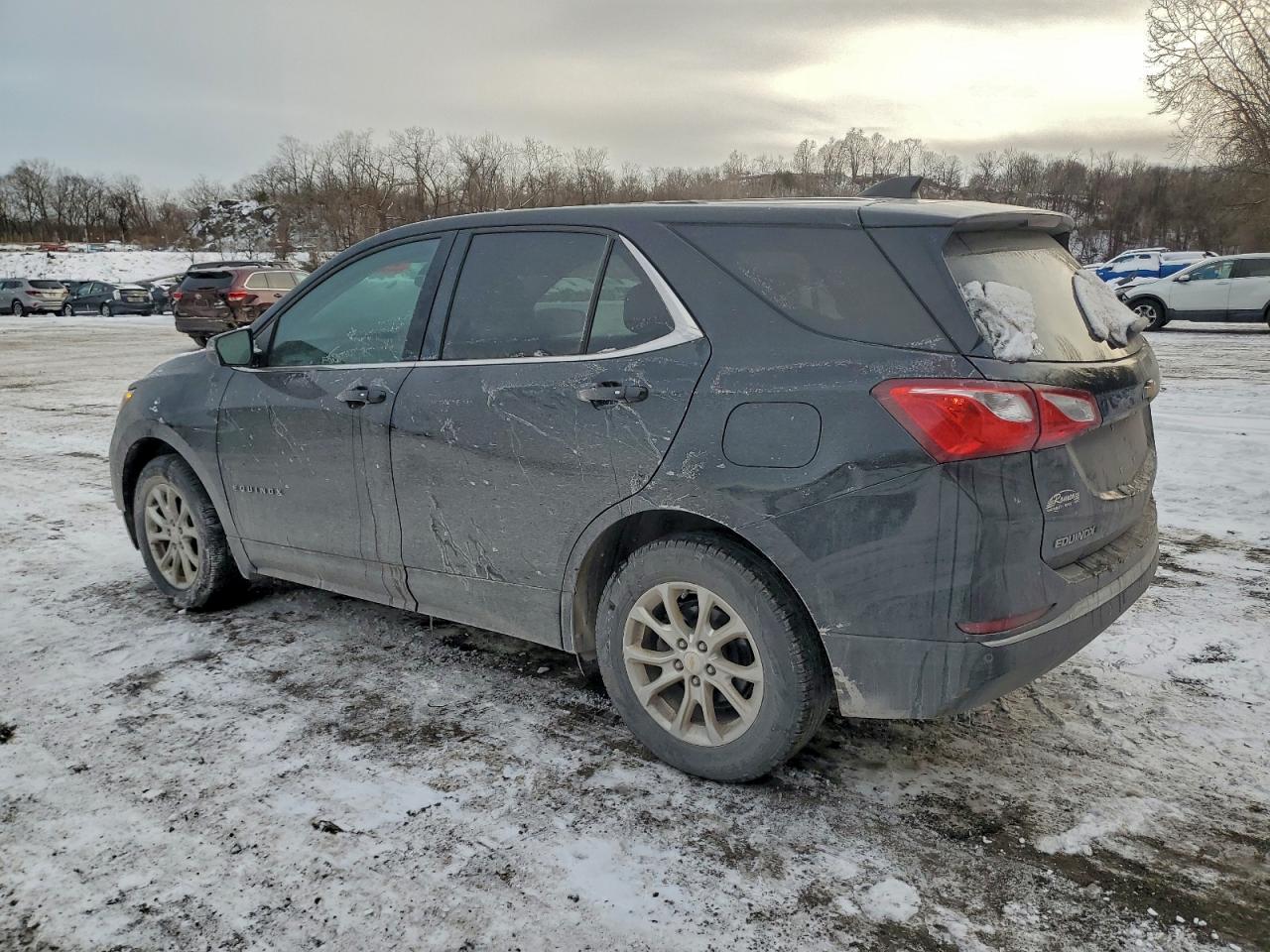2018 CHEVROLET EQUINOX photo 2