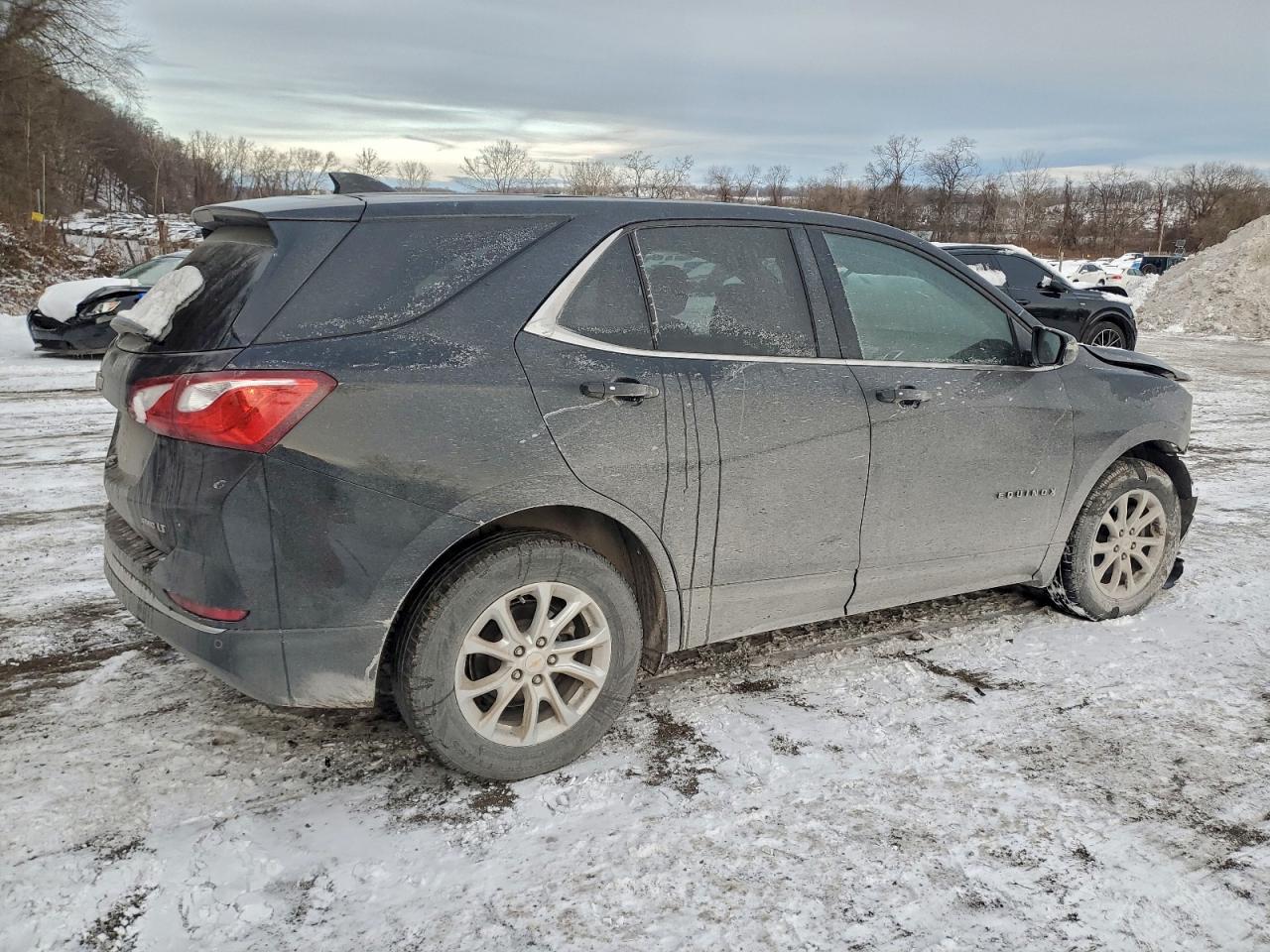 2018 CHEVROLET EQUINOX photo 3