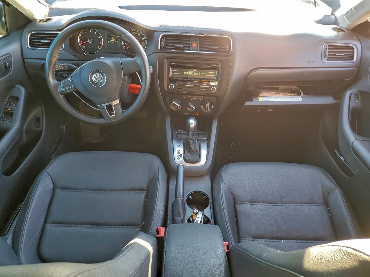 2012 VOLKSWAGEN JETTA SE photo 8