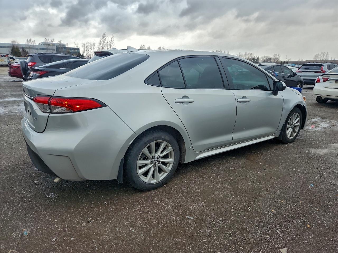 2023 TOYOTA COROLLA LE photo 3