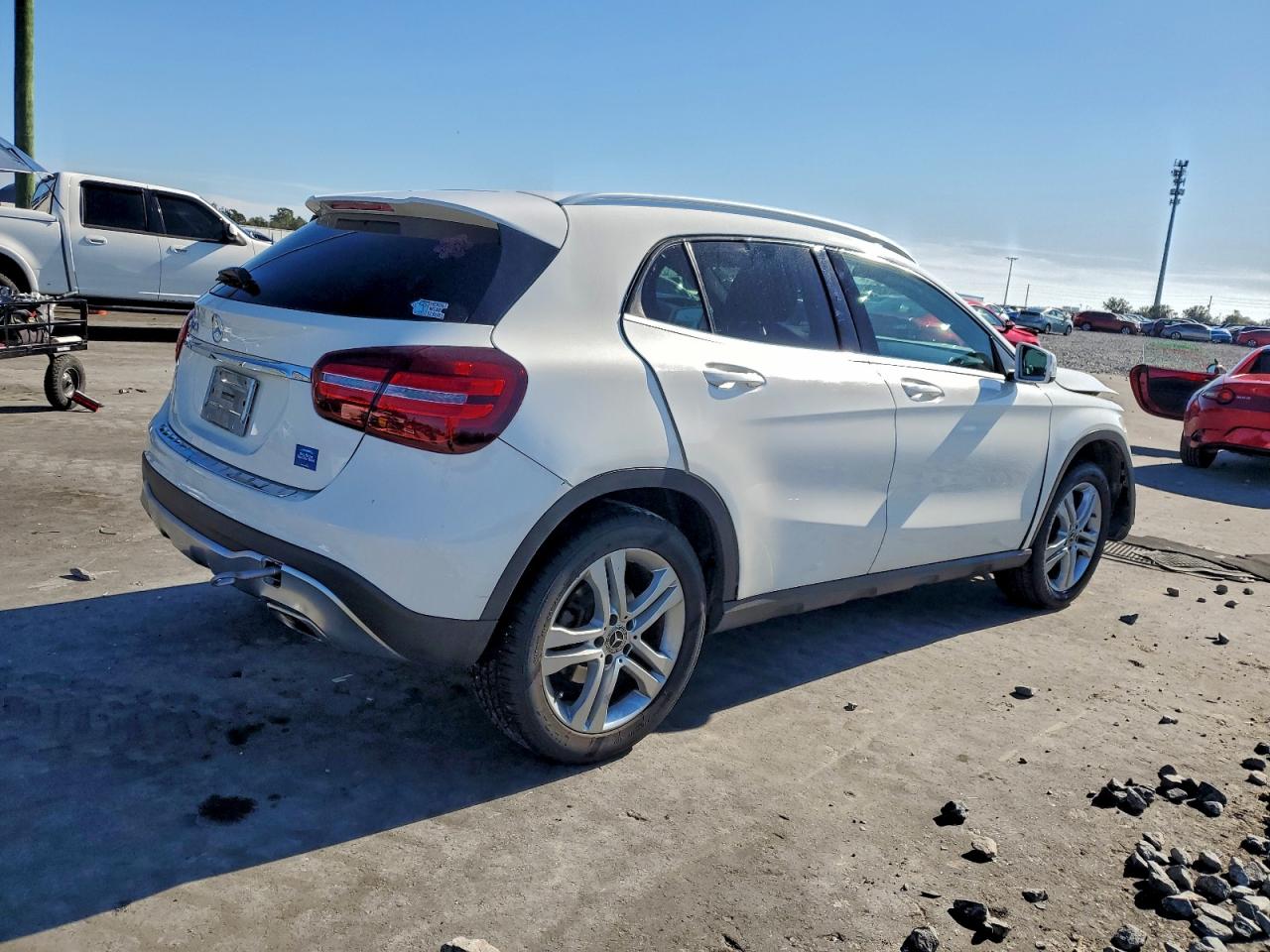 2019 MERCEDES-BENZ GLA 250 photo 3
