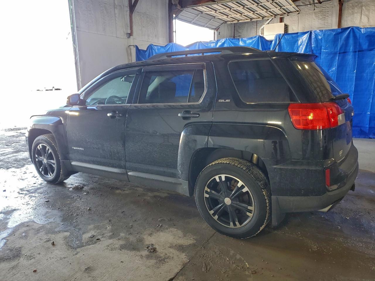 2017 GMC TERRAIN SLE photo 2