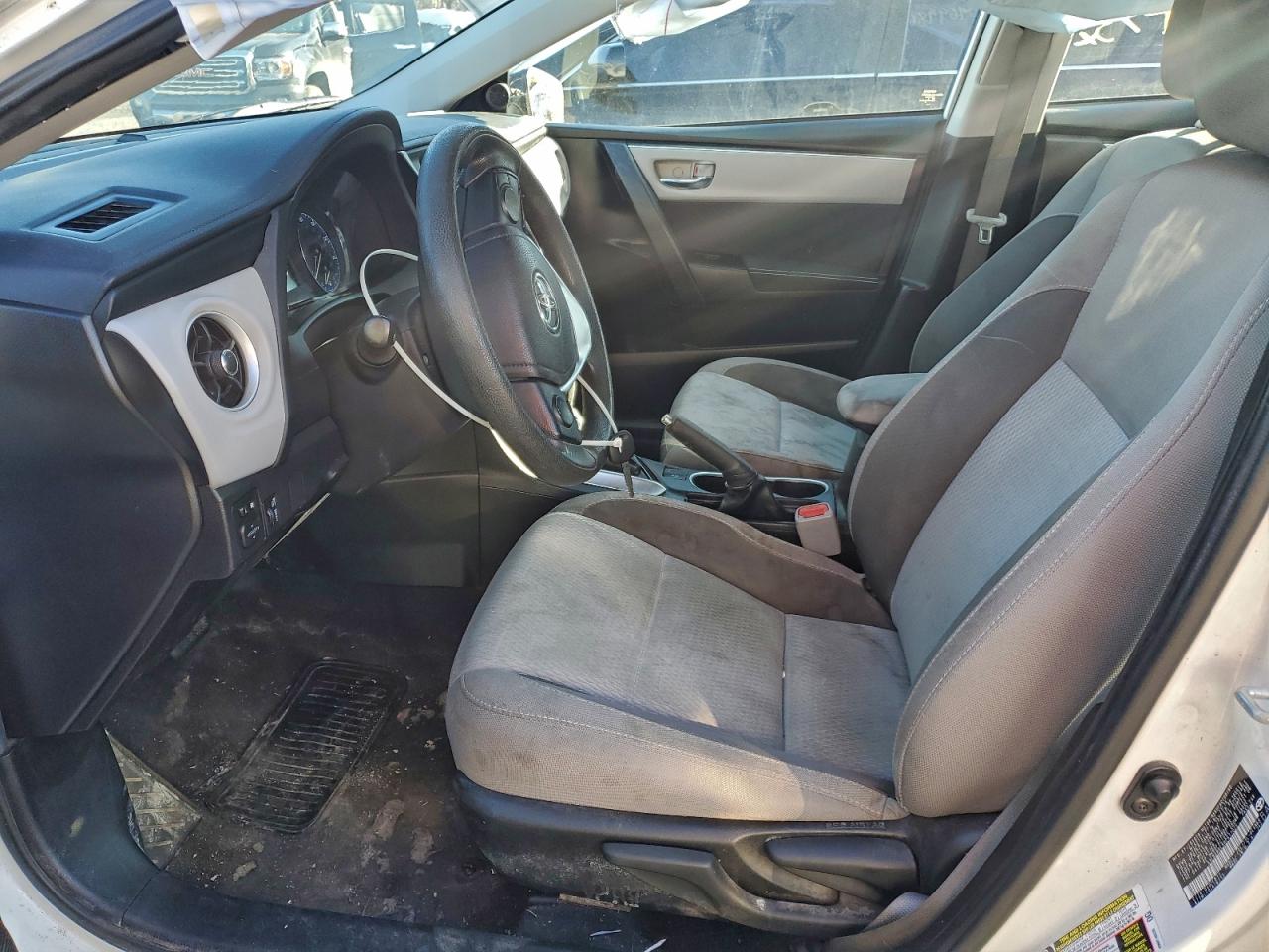2017 TOYOTA COROLLA L photo 7