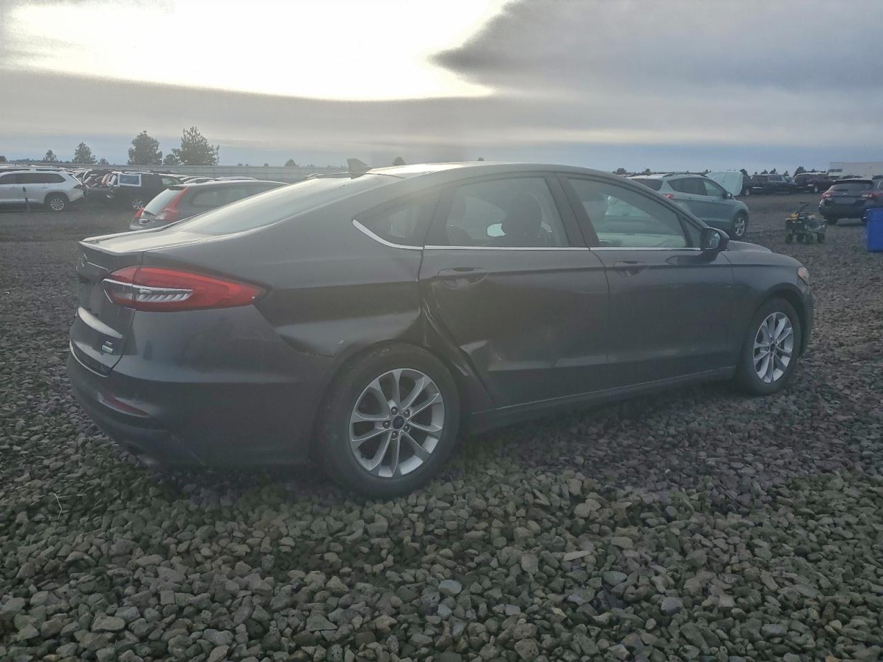 2019 FORD FUSION SE photo 3