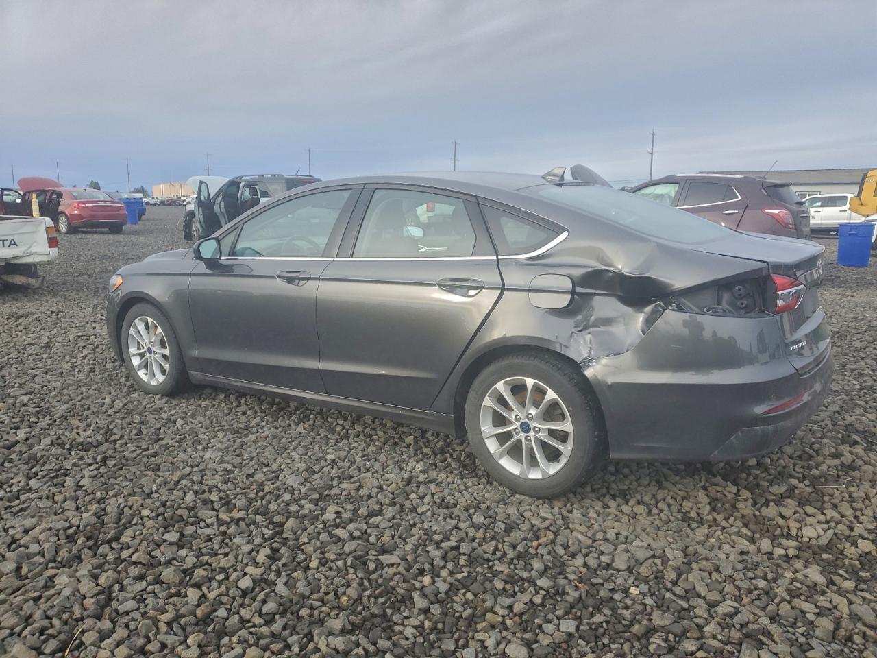 2019 FORD FUSION SE photo 2