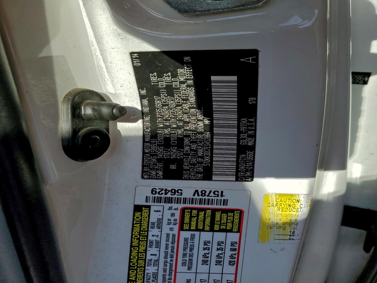 2014 TOYOTA SIENNA LE photo 13