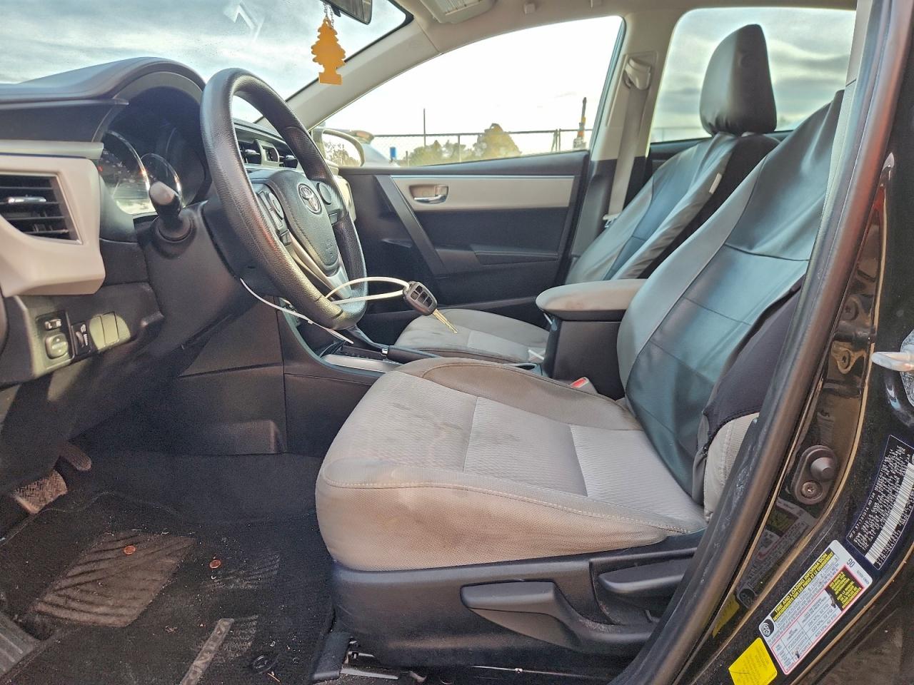 2014 TOYOTA COROLLA L photo 7