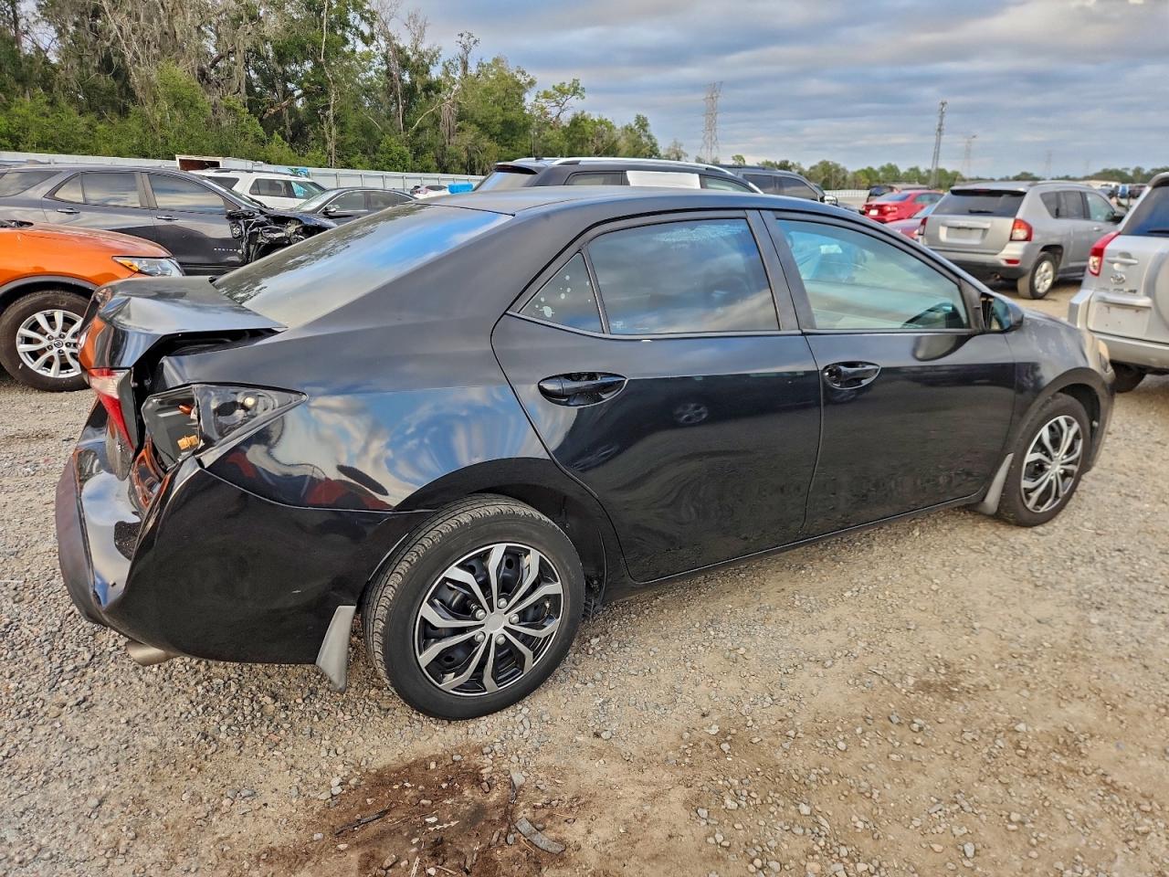 2014 TOYOTA COROLLA L photo 3