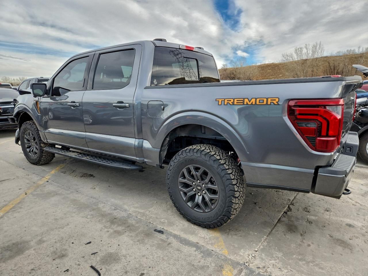 2024 FORD F150 TREMOR photo 2