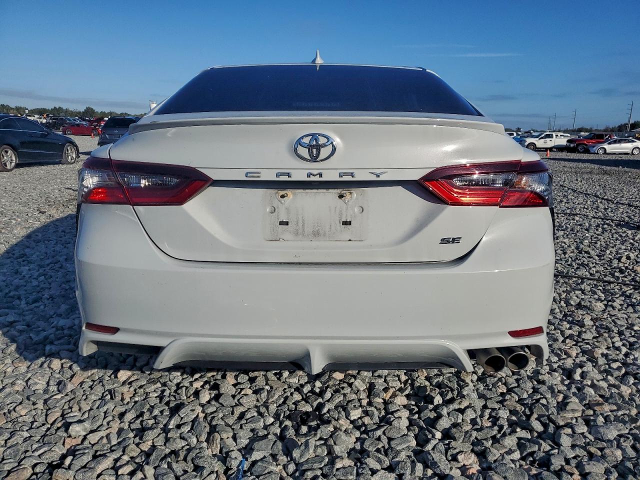 2022 TOYOTA CAMRY SE photo 16