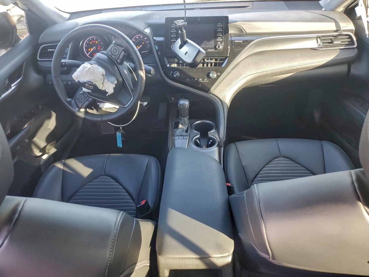 2022 TOYOTA CAMRY SE photo 22