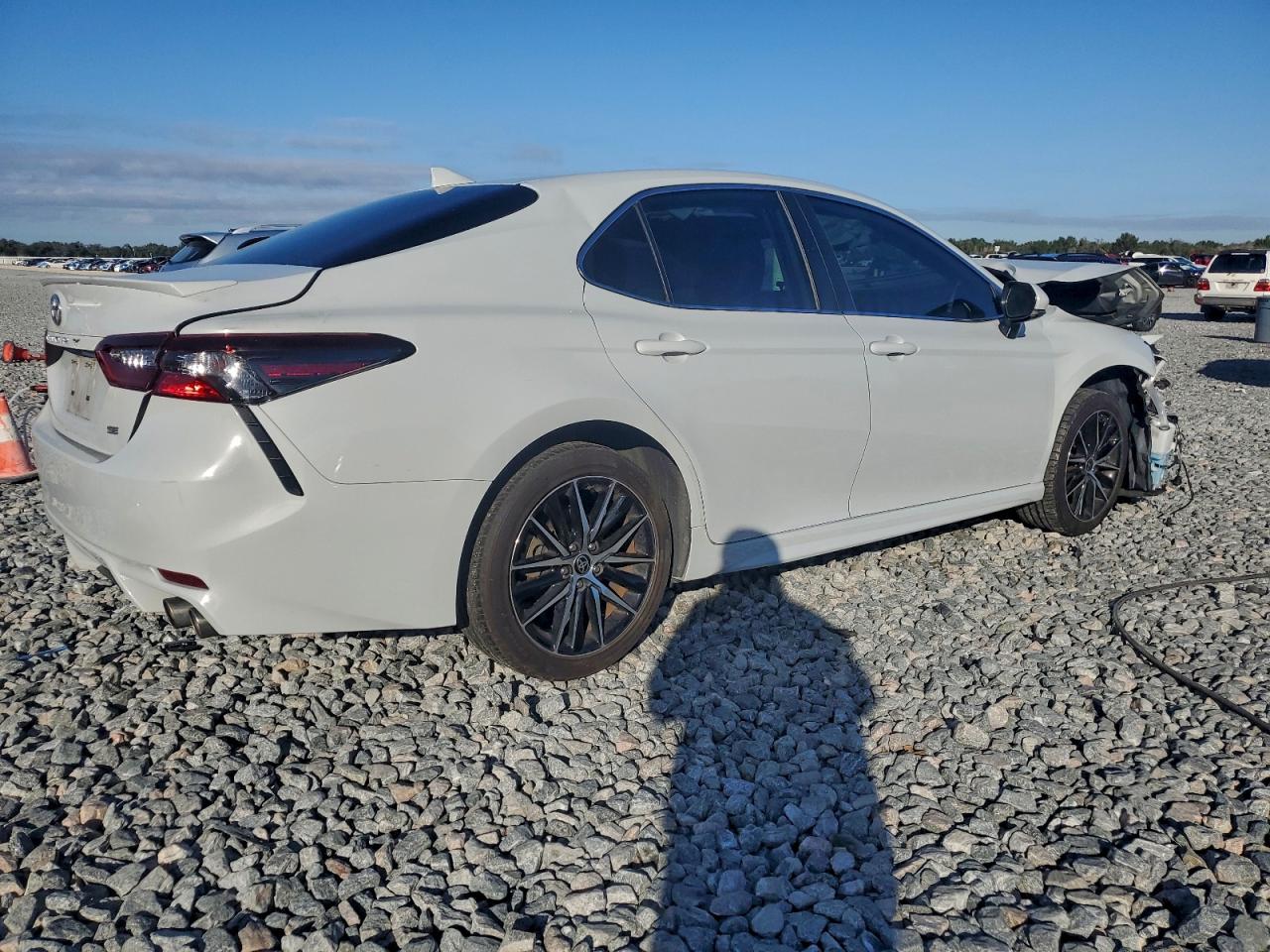 2022 TOYOTA CAMRY SE photo 7