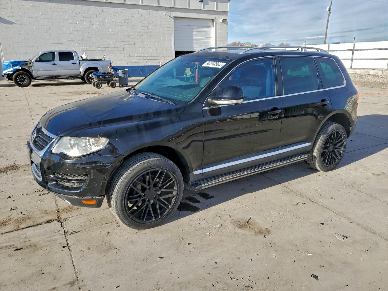 2010 VOLKSWAGEN TOUAREG