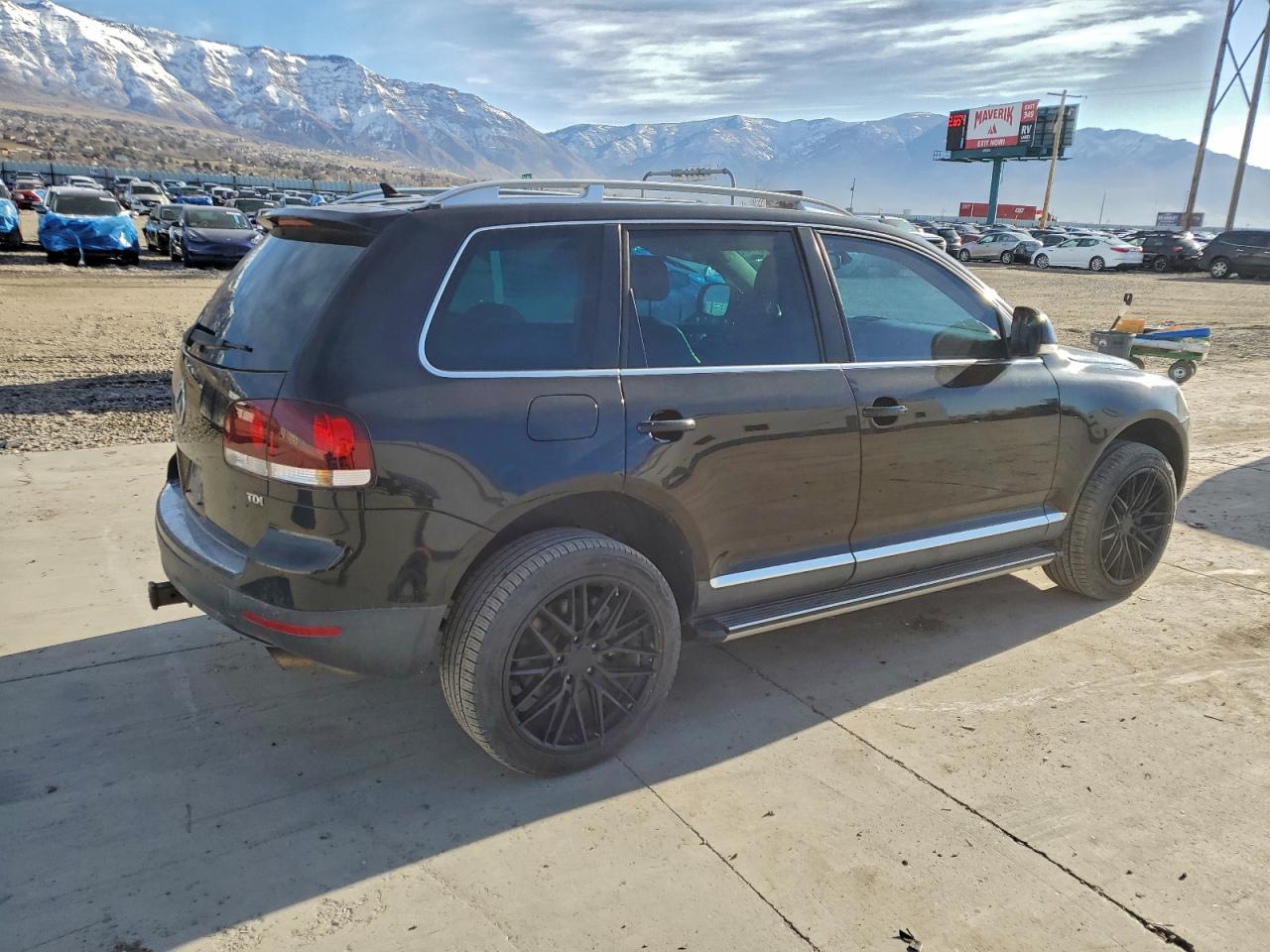 2010 VOLKSWAGEN TOUAREG TDI photo 3