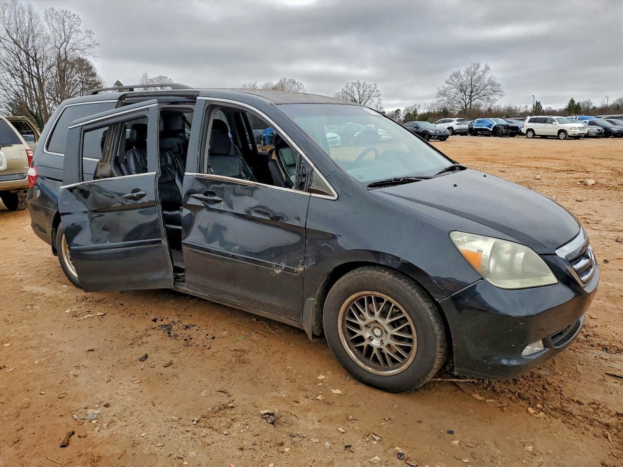 2005 HONDA ODYSSEY TOURING photo 4