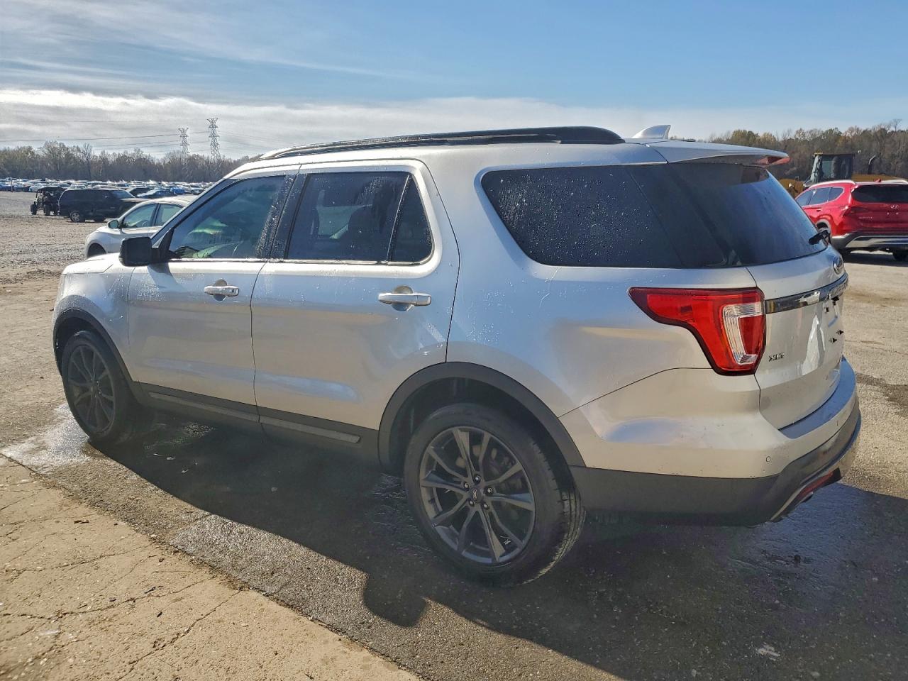 2017 FORD EXPLORER XLT photo 2