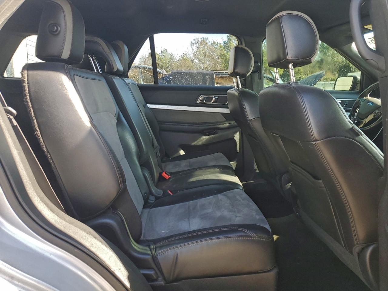 2017 FORD EXPLORER XLT photo 11