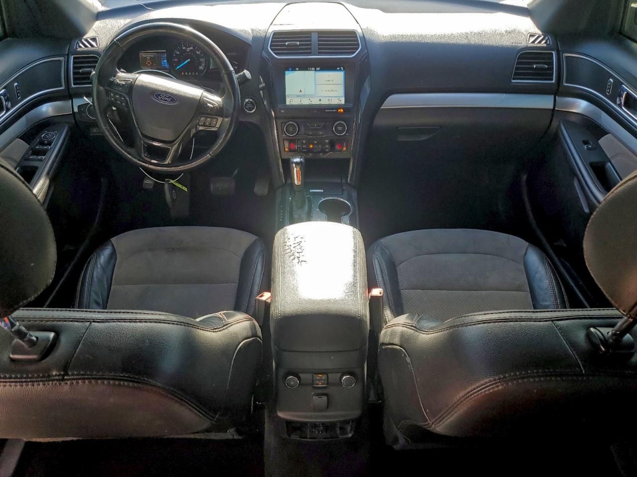 2017 FORD EXPLORER XLT photo 8