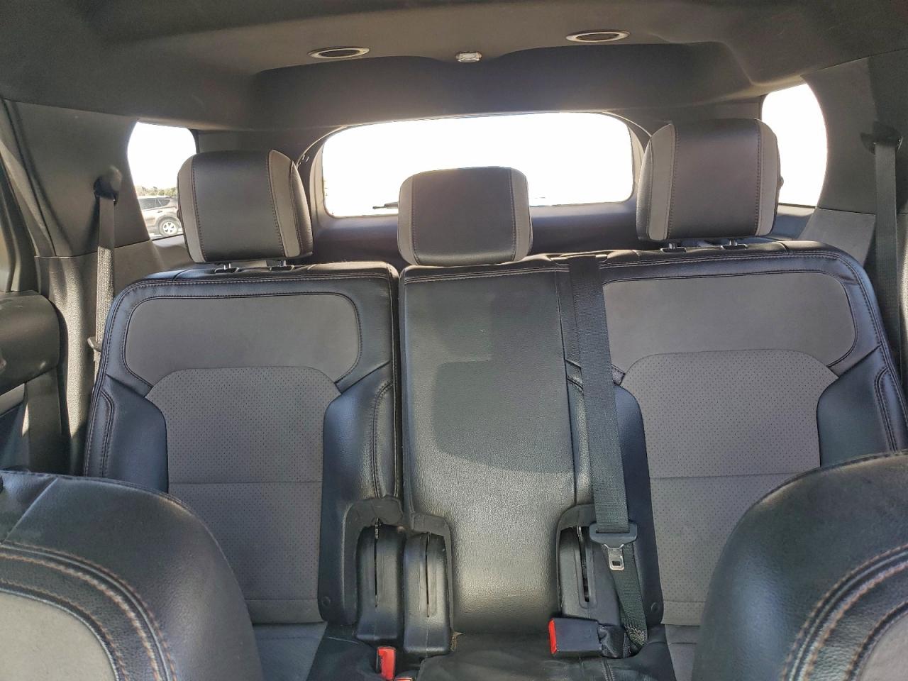 2017 FORD EXPLORER XLT photo 10